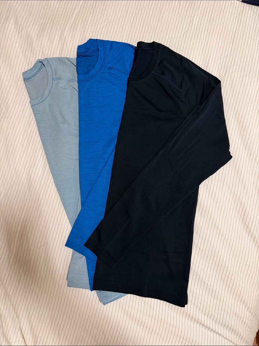LULULEMON MENS long sleeve bundle of 3